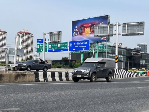 Ilustrasi lalu lintas di Thailand. Foto: Sena Pratama/kumparan