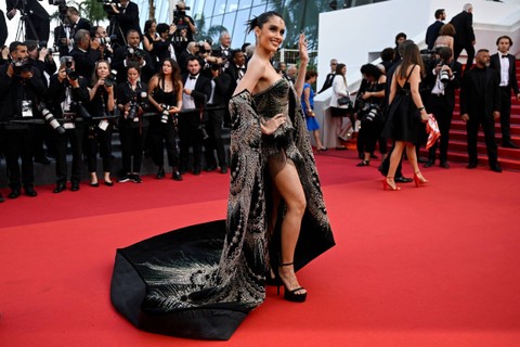 Cinta Laura Kiehl di red carpet Festival Film Cannes 2023, di Cannes, Prancis, Jumat (27/5/2023). Foto: CHRISTOPHE SIMON/AFP