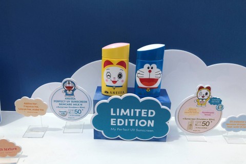 Produk sunscreen Anessa berkolaborasi dengan Doraemon. Foto: Nada Saffana/kumparan