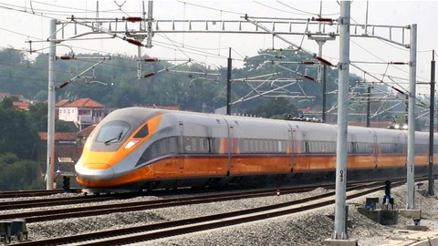 Kereta Inspeksi Kereta Cepat Jakarta Bandung (KCJB) atau Comprehensive Inspection Train yang tengah Testing & Commissioning untuk memastikan kesiapan sarana dan prasarana kereta, Sabtu (27/5/2023).    Foto: Dok KCIC
