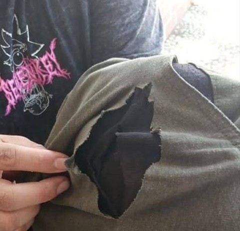 Barang bukti celana korban yang disobek oleh pelaku. | Foto: Dok KSKP Bakauheni