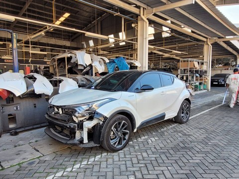 Perbaikan mobil di Auto2000 Cibiru. Foto: Rizki Fajar Novanto/kumparan