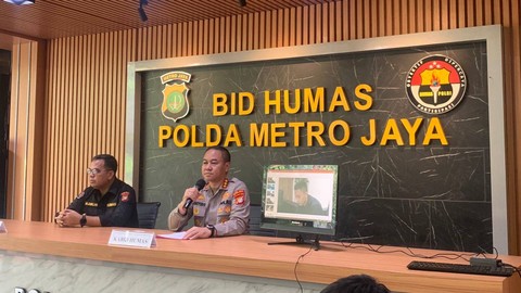 Konferensi pers Polda Metro Jaya soal viral Mario Dandy memasang borgol sendiri, Minggu (28/5).  Foto: Luthfi Humam/kumparan