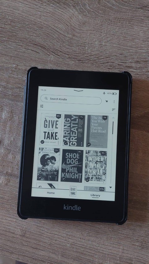 Membaca online lewat kindle. Foto: Dok. Pribadi/Diella