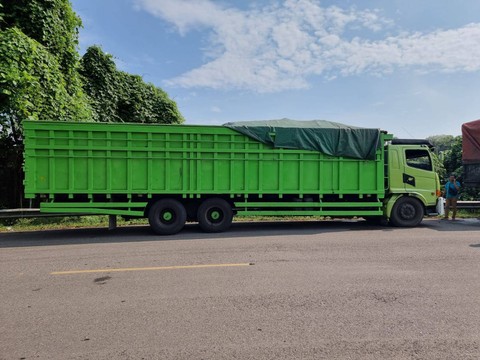 Dump truck merek Hino berplat BE 8954 LV dengan membawa 40 ton batu bara ilegal yang ditahan Polres Muara Enim, Foto : Istimewa