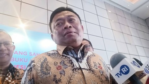 Direktur Utama PT Telkom Indonesia (Persero) Tbk (TLKM) Ririek Adriansyah dalam konferensi pers Rapat Umum Pemegang Saham Tahunan (RUPST) di Hotel Fairmont, Selasa (30/5/2023). Foto: Ghinaa Rahmatika/kumparan