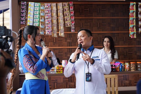 Artis Via Valen ikut memeriahkan HUT ke-24 PNM. Foto: Dok. PNM