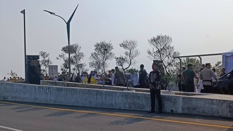 Suasana Jembatan Kretek II di Kecamatan Kretek, Kabupaten Bantul jelang kehadiran Presiden Jokowi, Jumat (2/6/2023). Foto: Arfiansyah Panji Purnandaru/kumparan