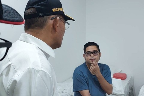 Menko PMK Muhadjir Effendy bertemu jemaah haji 2023 di Arab Saudi. Foto: MCH 2023