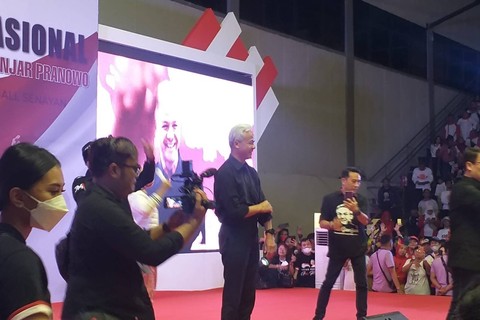 Bacapres Ganjar Pranowo tiba di deklarasi organ relawan Jokowi, Sabtu (3/6/2023). Foto: Paulina Herasmaranindar/kumparan