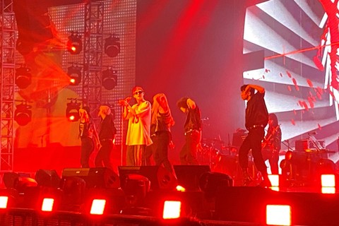 Penampilan Woodz di acara  Konser '2023 WOODZ WORLD TOUR (OO-LI) IN JAKARTA' yang digelar di The Kasablanka Hall, Sabtu (3/6).  Foto: Ela Nurlaela/kumparan