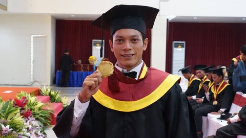 Cerita Fatchur Roji, Atlet Panjat Tebing UM Surabaya yang Pernah Raih 87 Emas