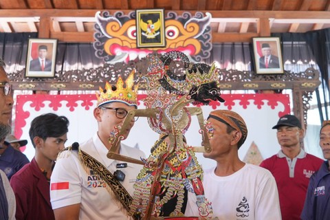 Menteri Pariwisata dan Ekonomi Kreatif (Menparekraf) RI, Sandiaga Uno mengunjungi Desa Wisata Sidowarno, Kecamatan Wonosari, Kabupaten Klaten, Minggu (4/6/2023). Foto: Dok. Istimewa
