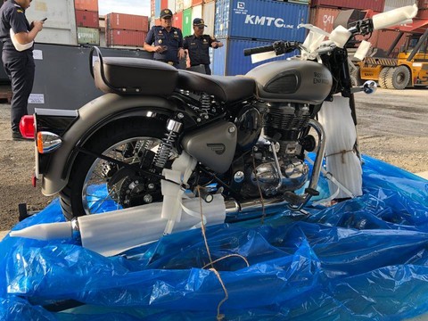 Kantor Pelayanan Utama Bea dan Cukai (KPUBC) Tipe A Tanjung Priok akan melelang motor Royal Enfield. Foto: dok. lelang.go.id