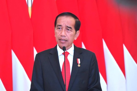 Presiden Joko Widodo sebelum bertolak ke Malaysia dan Singapura dari Lanud Halim Perdanakusuma, Jakarta, Rabu (7/6/2023).  Foto: Biro Pers Sekretariat Presiden