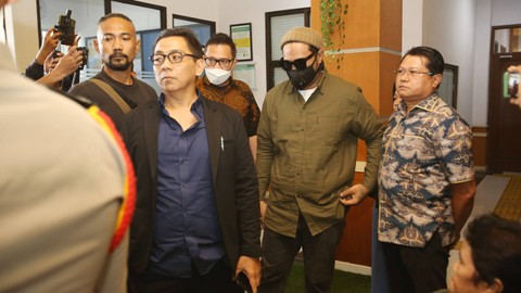 Musisi Virgoun dan Inara menjalani sidang cerai denga agenda mediasi di Pengadilan Agama Jakarta Barat, Jakarta, Rabu, (7/6/2023). Foto: Agus Apriyanto