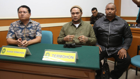 Musisi Virgoun dan Inara menjalani sidang cerai denga agenda mediasi di Pengadilan Agama Jakarta Barat, Jakarta, Rabu, (7/6/2023). Foto: Agus Apriyanto