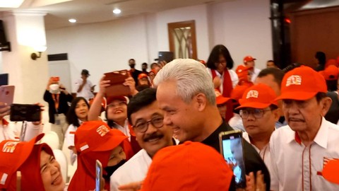 Bacapres Ganjar Pranowo tiba di deklarasi relawan 'Gapura Nusantara' di Kelapa Gading, Jakut. Foto: Paulina Herasmaranindar/kumparan