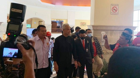 Bacapres Ganjar Pranowo tiba di deklarasi relawan 'Gapura Nusantara' di Kelapa Gading, Jakut. Foto: Paulina Herasmaranindar/kumparan