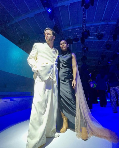 Adinia Wirasti dan suaminya, aktor asal Australia, Michael Wahr. Foto: Instagram/@michaelswahr