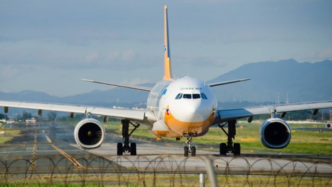 Ilustrasi Cebu Pacific. Foto: at.rma/Shutterstock
