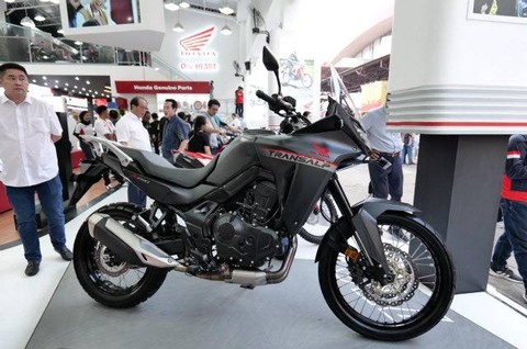 Honda Transalp di Jakarta Fair Kemayoran 2023. Foto: dok. AHM