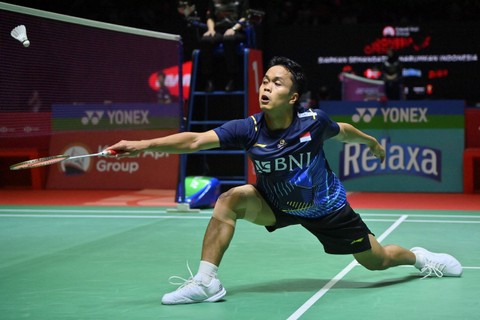 Pebulu tangkis tunggal putra Indonesia Anthony Sinisuka Ginting di Indonesia Open 2023. Foto: M Risyal Hidayat/Antara Foto 
