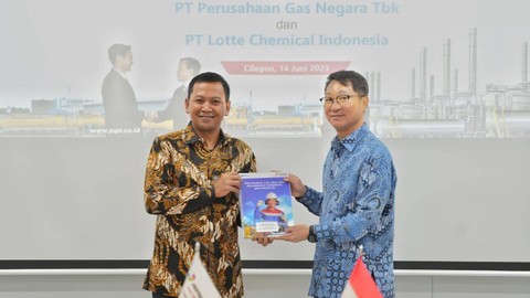 Penyerahan Perjanjian Jual Beli Gas (PJBG) PGN dengan Lotte Chemical Indonesia di Cilegon, Rabu (14/6/2023). Foto: PGN