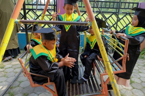 Ilustrasi Wisuda Siswa TK. Foto: Shutterstock