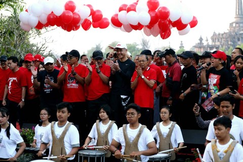 Ganjar Pranowo menghadiri acara Creative Fun Walk di Bali Foto: PDIP