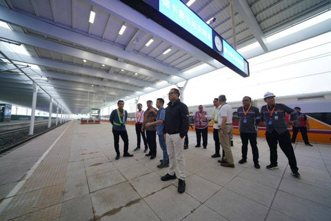 Uji coba  Kereta Api Cepat Jakarta Bandung (KCJB) di kecepatan 300 kilometer per jam, Jumat (16/6/2023). Foto: Dok. KCIC