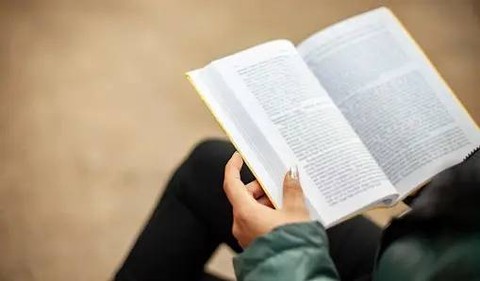 Ilustrasi Sinonim Menyampaikan   Sumber www.unsplash.com