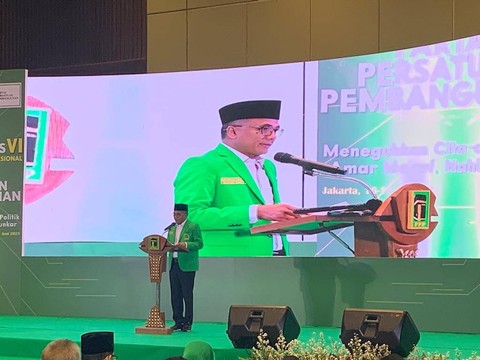 Sekjen PPP Arwani Thomafi bacakan rekomendasi Rapimnas usulkan Sandiaga Cawapres Ganjar hingga Jadi Ketua Bappilu. Foto: Paulina Herasmaranindar/kumparan