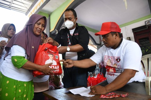 Sahabat Ganjar gelar pasar murah di Banyuwangi. Foto: Dok. Istimewa