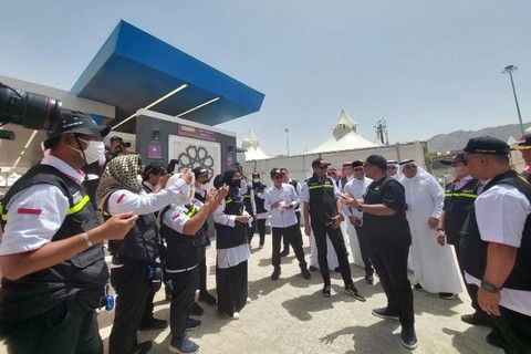 Menteri Agama Yaqut Cholil Qoumas meninjau persiapan di Mina.   Foto: MCH 2023