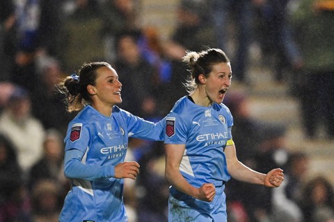 Pemain sepak bola wanita Manchester City saat melawan Chelsea di Stadion Cherry Red Records di Wimbledon, London pada 5 Maret 2022. Foto: Justin Tallis/AFP