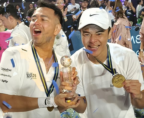 Raffi Ahmad-Dion Wiyoko vs Desta Dikta Lagi lagi Tenis. Foto: Giovanni/kumparan