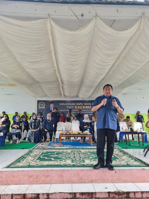 Wakil Ketua DPR, Rachmat Gobel, di acara sosialisasi dan literasi keuangan soal pinjaman online (pinjol) dan investasi. Foto: Istimewa