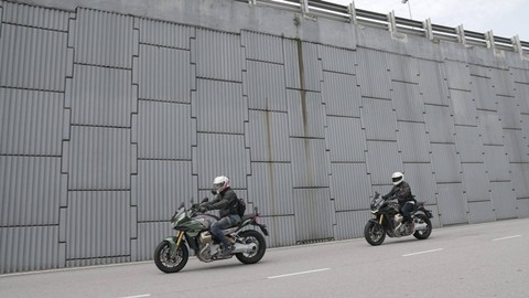 Geber Moto Guzzi V100 Mandello di jalan tol di Malaysia. Foto: dok. Moto Guzzi