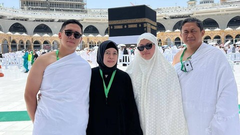 Puan Maharani dan keluarga beribadah haji. Foto: Instagram/@puanmaharaniri