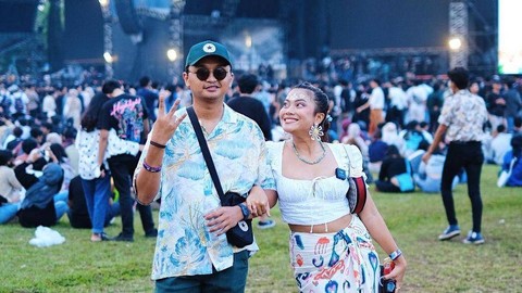 Selebgram Hanum Mega dan suaminya. Foto: Instagram/@real.hanummegaa