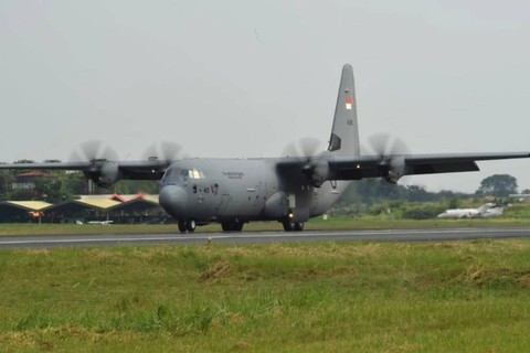 Pesawat C-130J Super Hercules yang dipesan Kementerian Pertahanan Republik Indonesia, telah mendarat dengan selamat di Lanud Halim Perdanakusuma, Jakarta, Rabu (28/6/2023). Foto: Instagram/@militer.udara