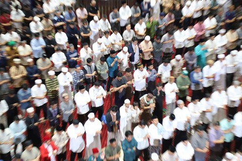 Sejumlah warga mengikuti salat Idul Adha di Masjid Istiqlal, Jakarta, Kamis (29/6/2023).   Foto: Fitra Andrianto/kumparan