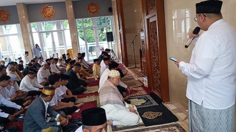 Salat Idul Adha 2023 di Masjid Ainul Hikmah yang berada di Kantor DPP Partai Golkar. Foto: Thomas Bosco/kumparan