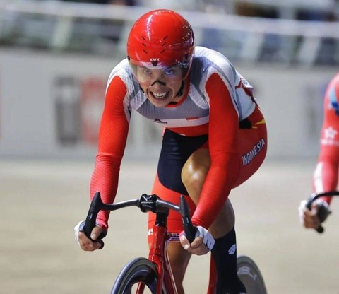 Bernard Benyamin Van Aert menyayangkan velodrome di Pontianak justru dibongkar, padahal dari dulu Kalbar memiliki banyak atlet balap sepeda berprestasi. Foto: PB ISSI/Hano Nick