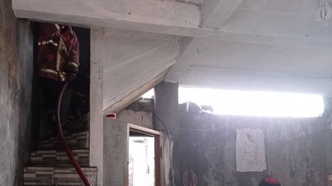 Kebakaran melanda pemukiman di kawasan Jakasampurna, Bekasi, Jawa Barat, Kamis (29/6).  Foto: Dok. Istimewa