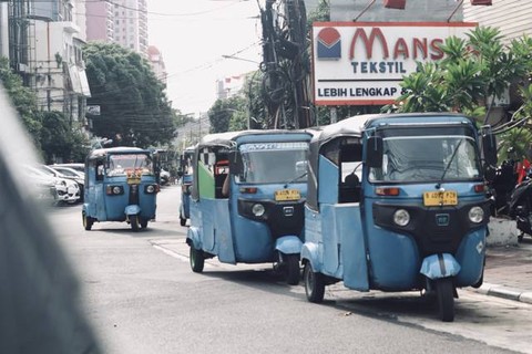 Bajaj disekitar Pasar Baru (Foto: Muhamad Abiet F)