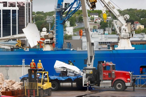 Pemandangan kapal Horizon Arktik, saat potongan kapal selam Titan yang diselamatkan dari Ekspedisi OceanGate dikembalikan, di pelabuhan St. John, Newfoundland, Kanada, Rabu (28/6/2023). Foto: David Hiscock/REUTERS 