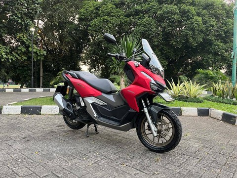 Ilustrasi standar tengah motor. Foto: Sena Pratama/kumparan
