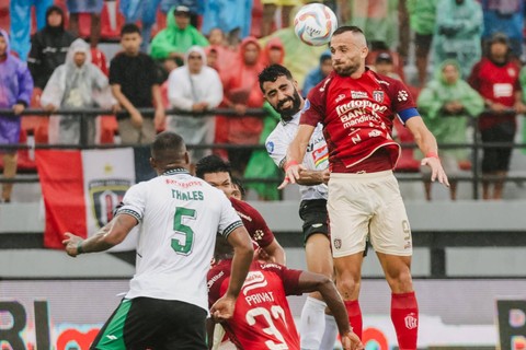 Bali United vs PSS Sleman di Laga pembuka Liga 1, Sabtu (1/7/2023). Foto: Twitter/@BaliUtd